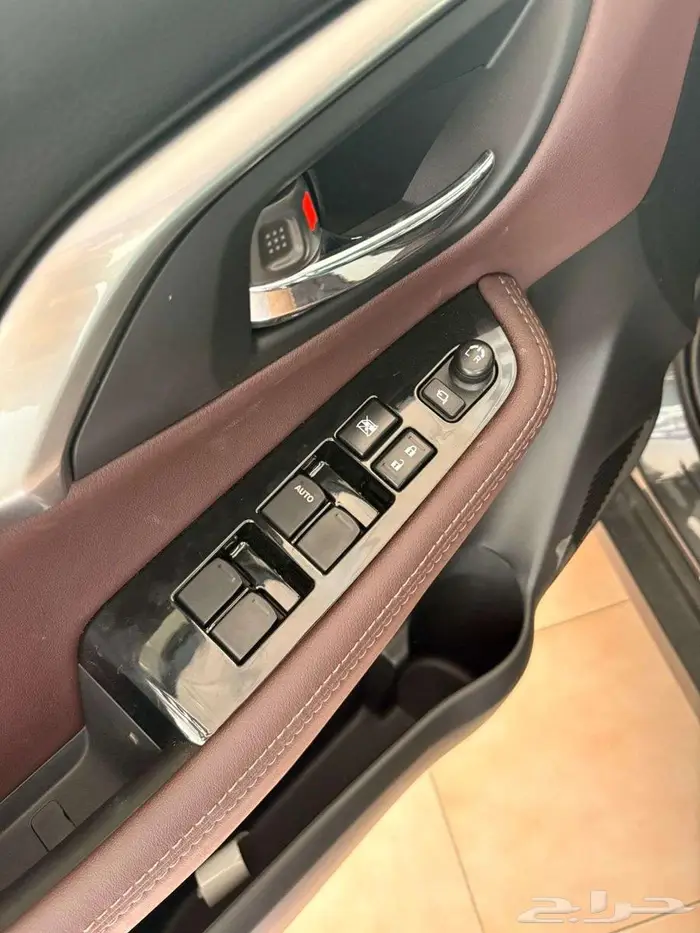 تويوتا اوربان كروزر GLX فل كامل 2026 6