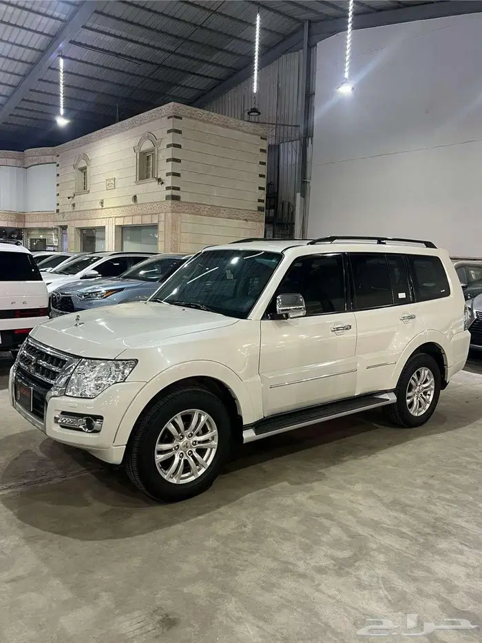 ميتسوبيشي باجيرو 2020 شبه جديد 2