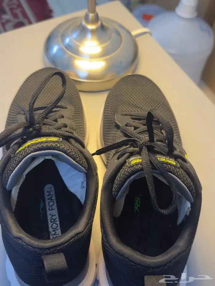 حذاء رياضي سكيتشرز مقاس 41 3