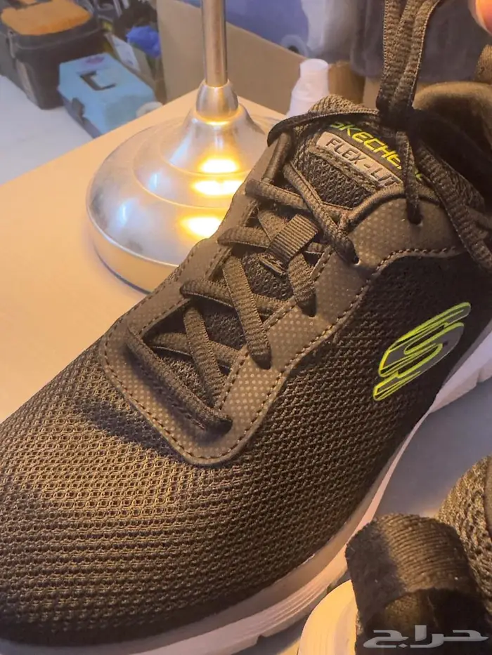 حذاء رياضي سكيتشرز مقاس 41 4