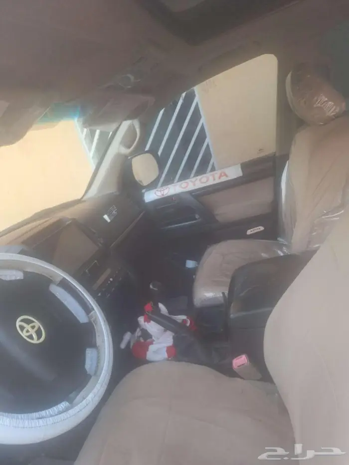 جيب لندكروز2010 2