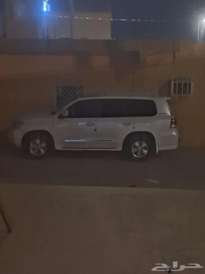 جيب لندكروز2010 1