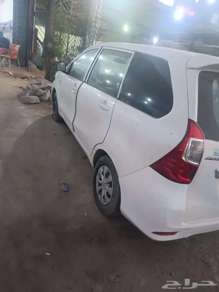 سيارة تويوتا افانزا موديل 2016 للبيع 2