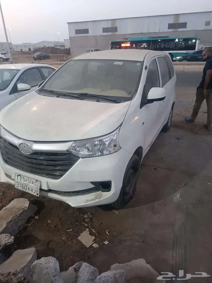 سيارة تويوتا افانزا موديل 2016 للبيع 0