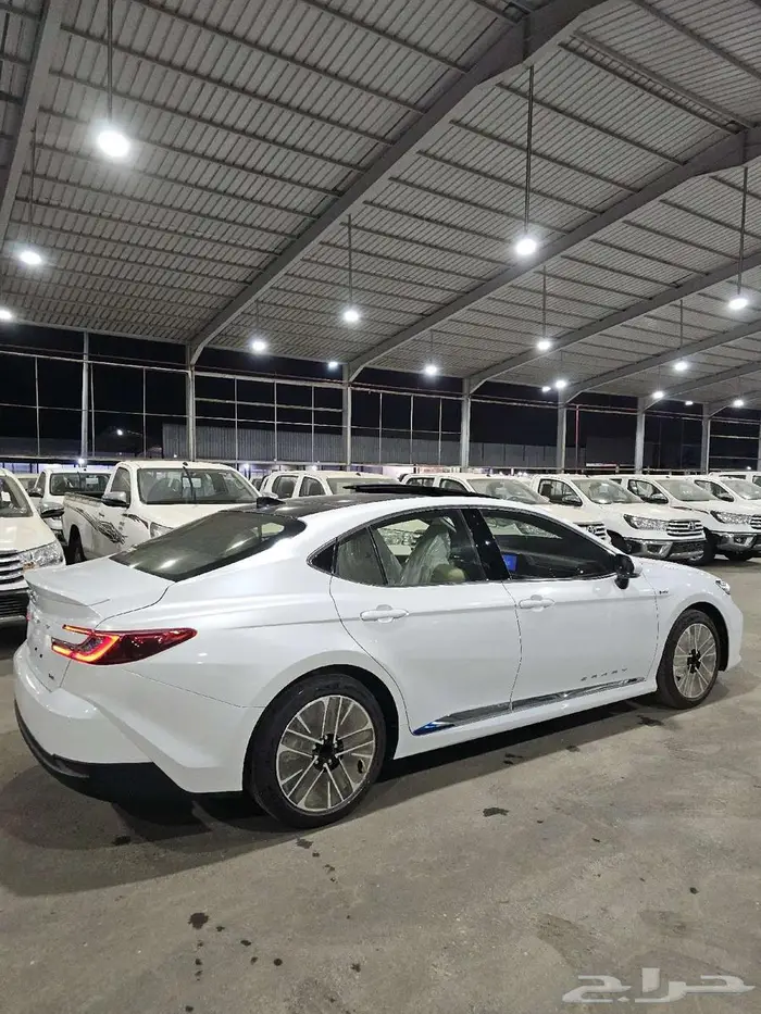 تويوتا كامري هايبرد LE هايبرد بانوراما 2025 4