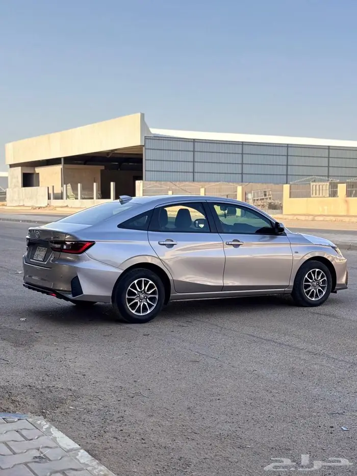 بيعة سريعة يارس 2024 عداد 11 الاف رصاصي غامق 10