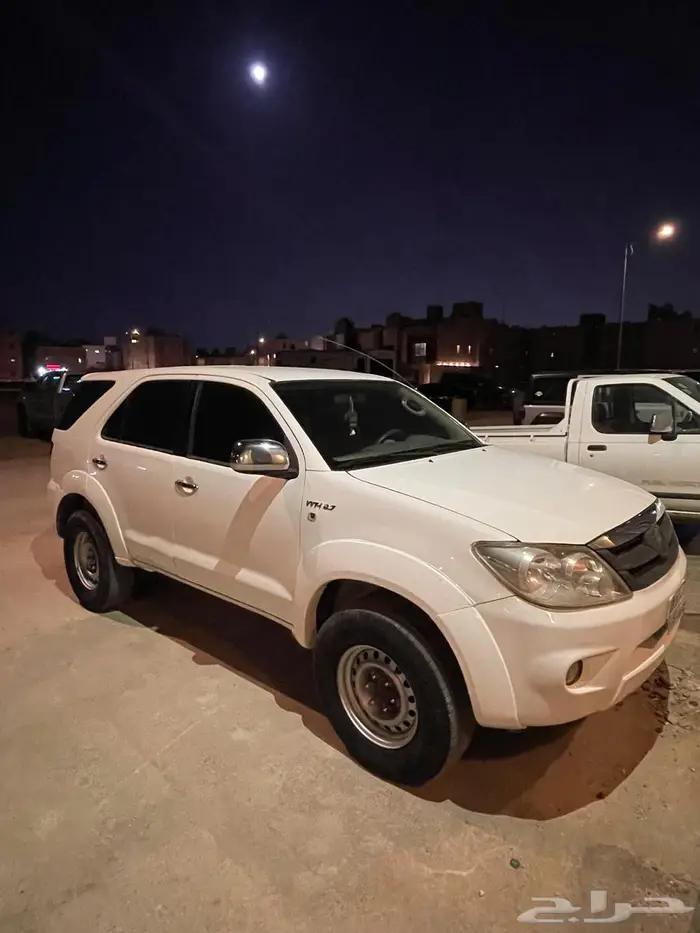 جيب فورتشنر للبيع 4