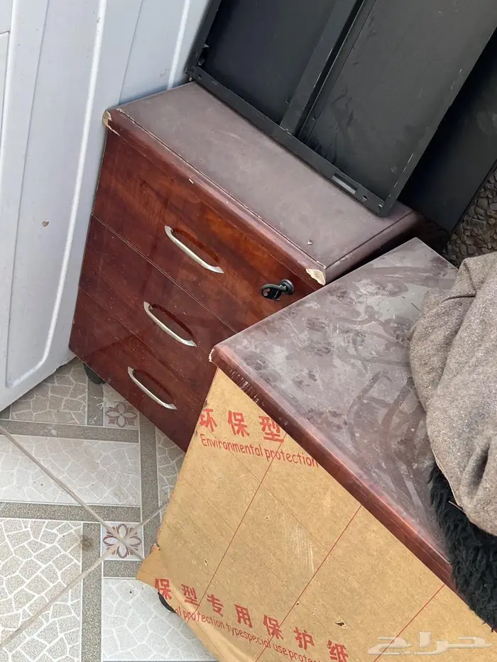 للبيع فريزر وتوجوري وطاوله وسياكل أطفال سكراب 9