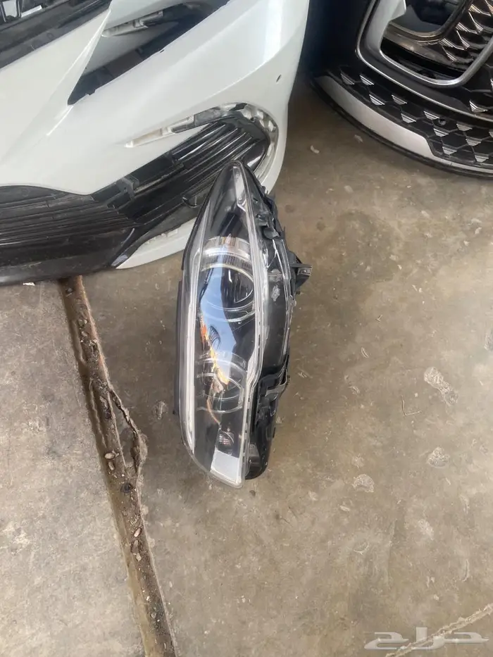 شمعه يسار بي إم دبليو F10 الفئة الخامسة LCI موديل 2014 2