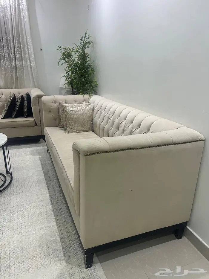 كنب للبيع مع الستارة 0