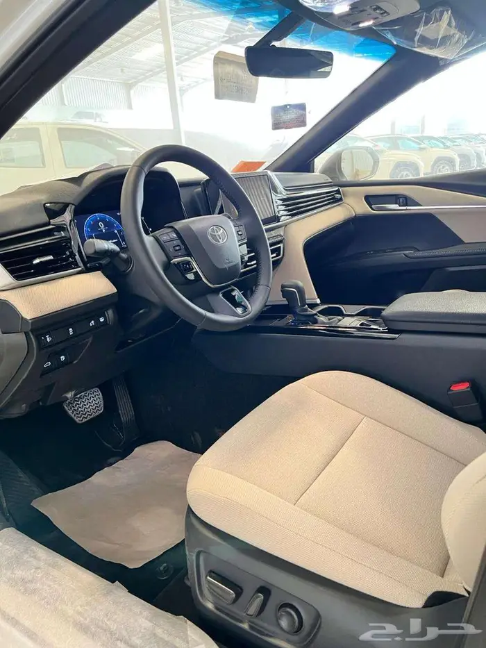 كامري LE بانوراما أبيض بنزين وهايبرد 2025 جميع الالوان 8