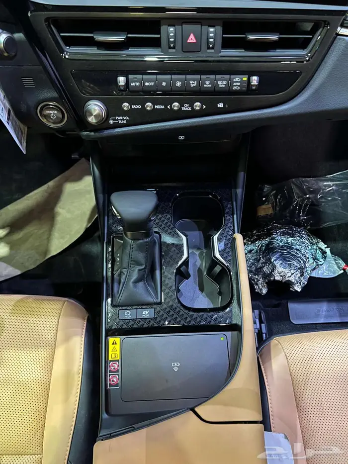 لكزس ( ES300 ) HA هايبرد 2025 اقل سعر اقساط او كاش 13