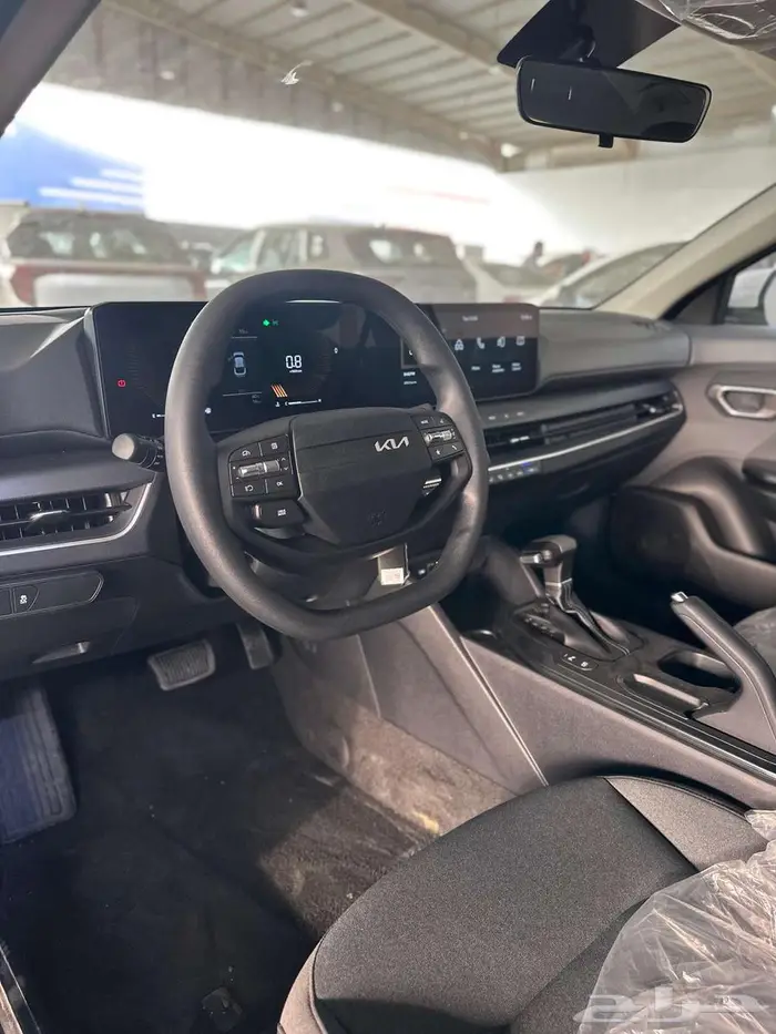 كيا K4 متوفر استاندر ونص فل موديل 2026 12