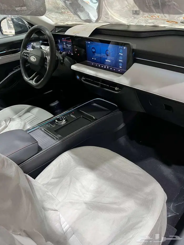 متوفر فورد تورس تيتانيوم بنزين الناغي موديل 2026 7