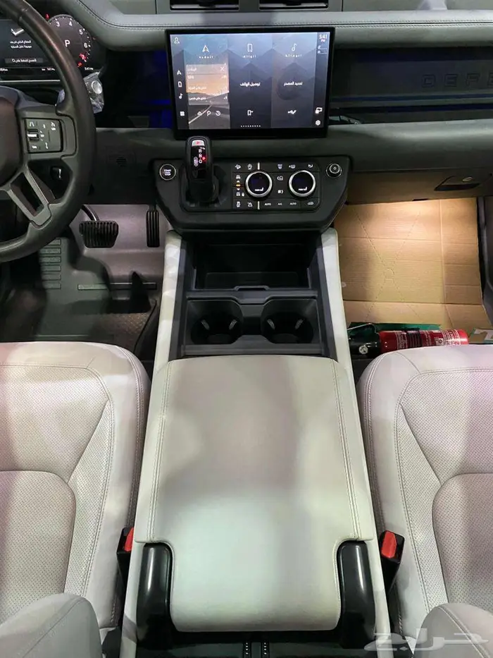 لاند روفر دفندر 2025 ازرق فاتح 6 سلندر سعودي ماشيه 21000كم 41