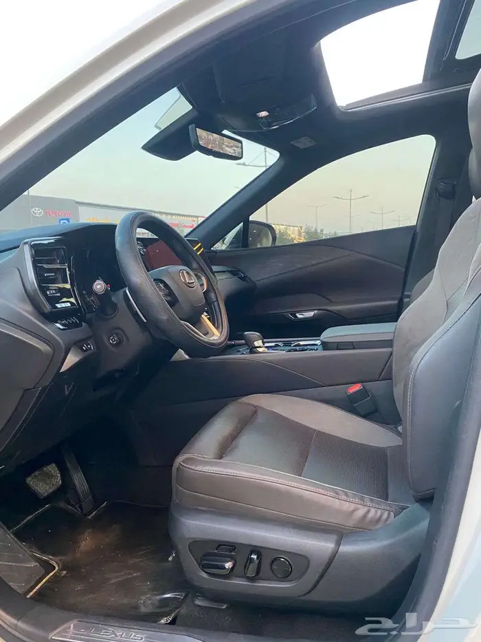 لكزس RX 350 موديل 2023 هايبرد فل كامل اعلى فئه سعودي 13