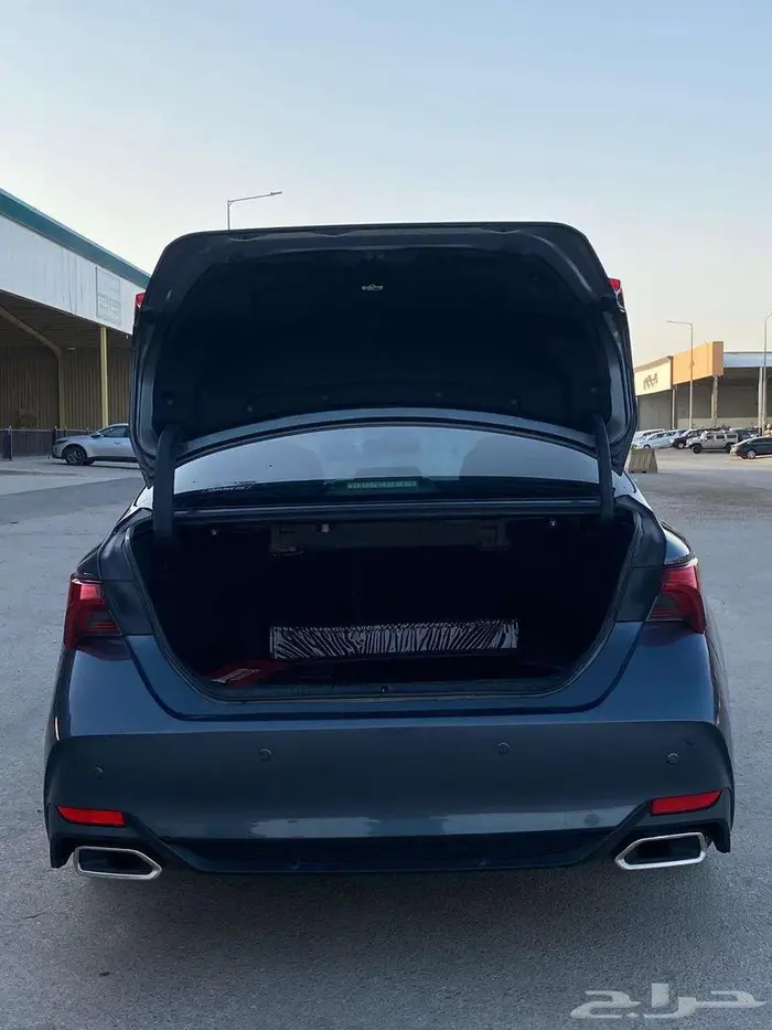 تويوتا افالون بريميوم 2019 8