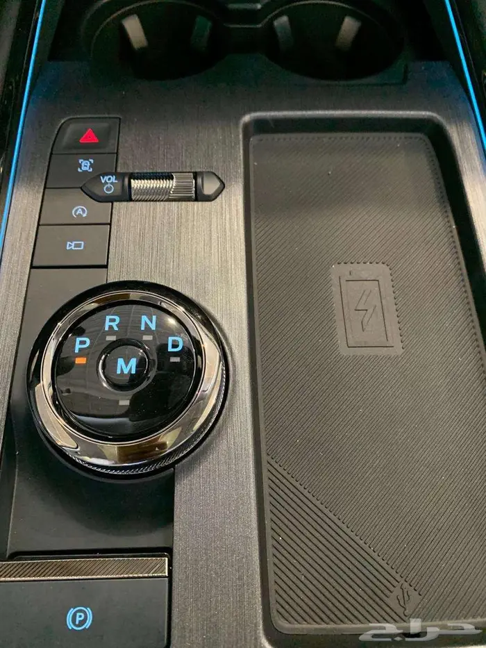 فورد توورس تيتانيوم موديل 2025 7