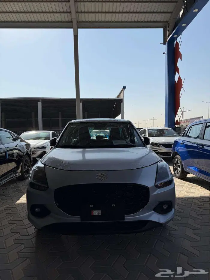 سوزوكي سويفت GLX فل موديل 2025 8