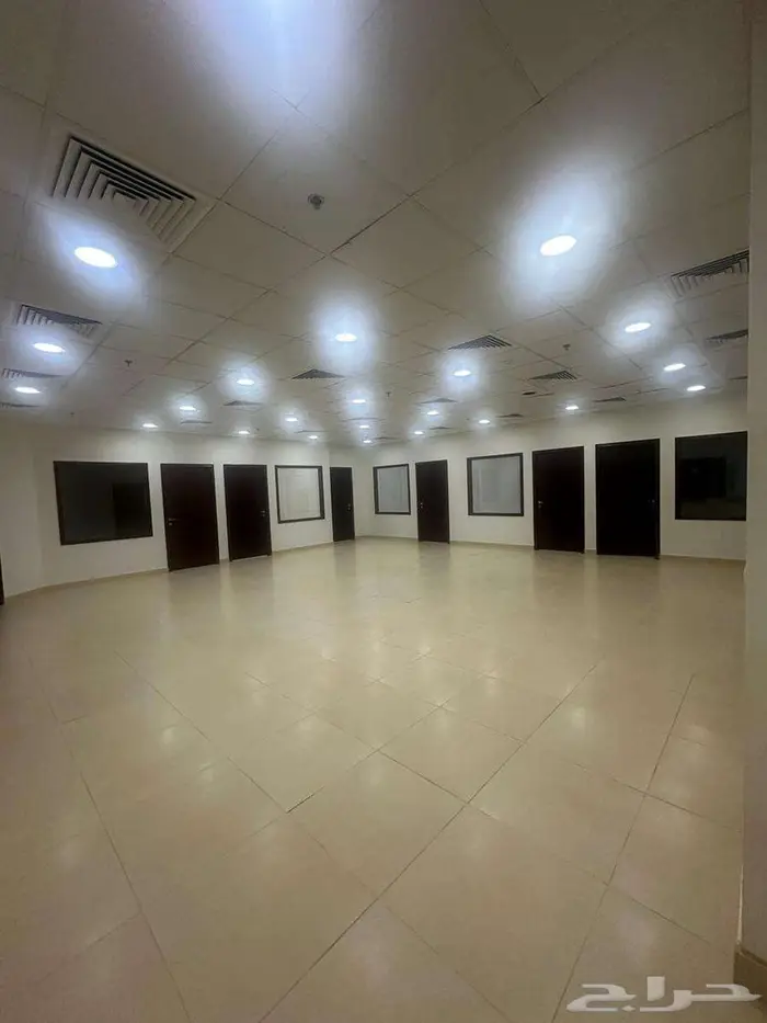 معرض للبيع مناسب لوكالات السيارات 6