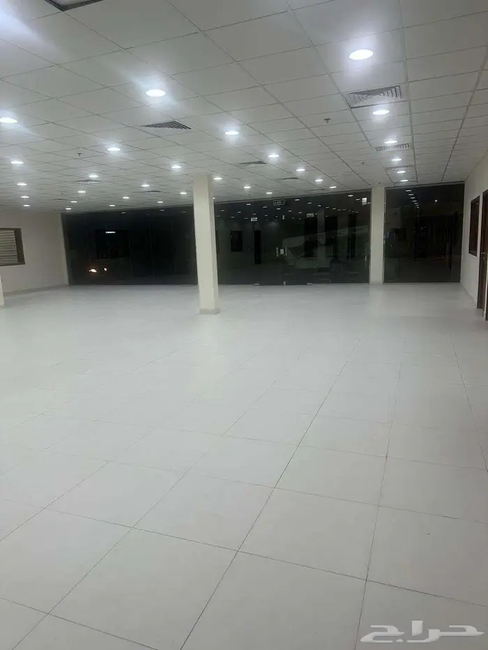 معرض للبيع مناسب لوكالات السيارات 8