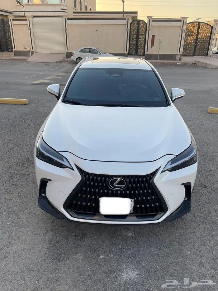 للبيع لكزس NX350h - 2024 مخزن 24