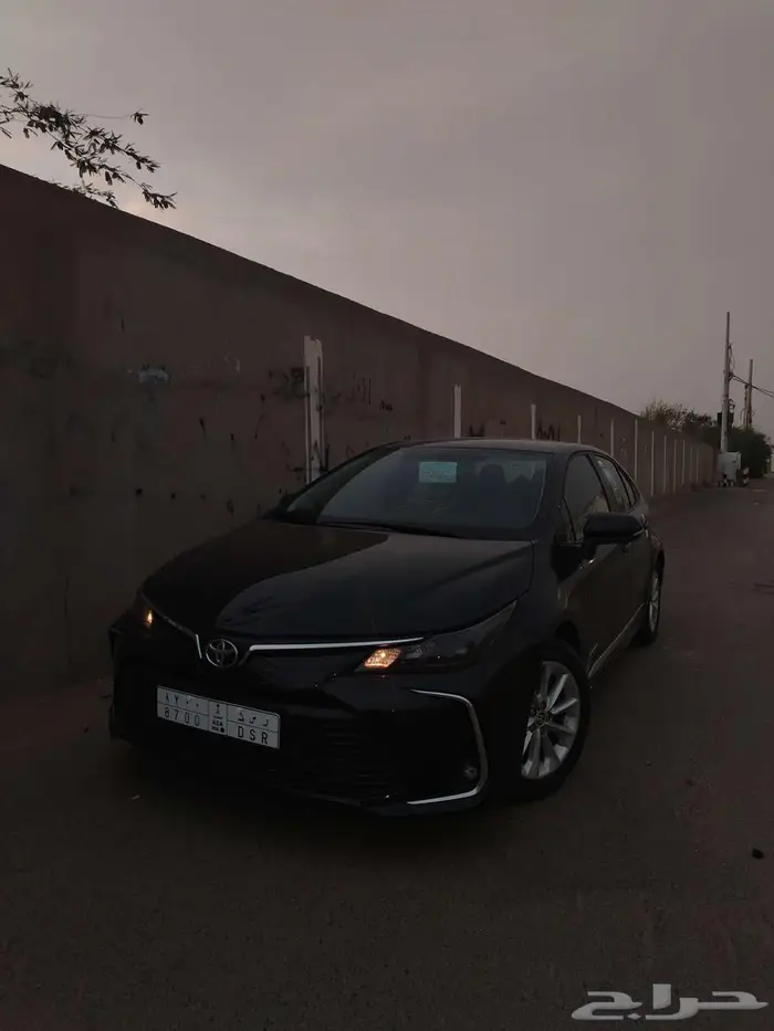 كورولا 2023 مكينه 2000cc نص فل ماشيه 12 الف فقط 3