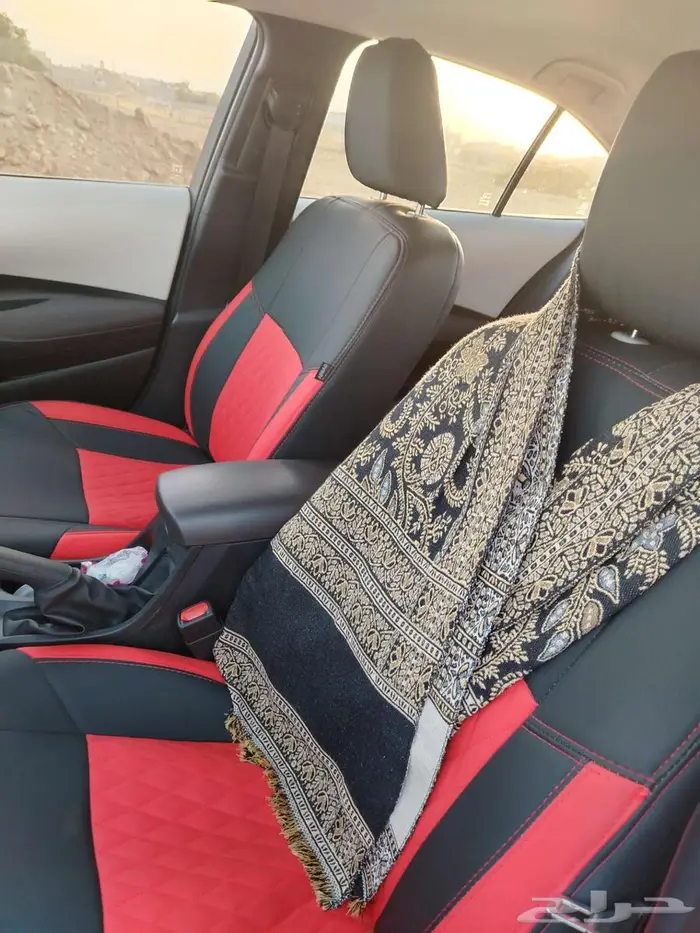 كورولا 2023 مكينه 2000cc نص فل ماشيه 12 الف فقط 5