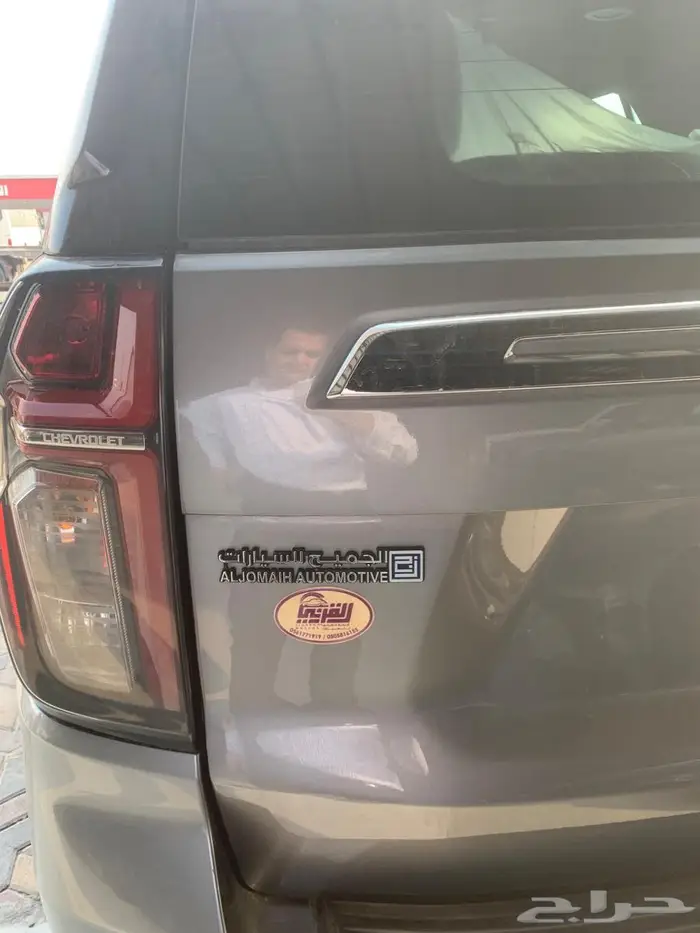 تاهو 2023 LX رصاصي لامع 4