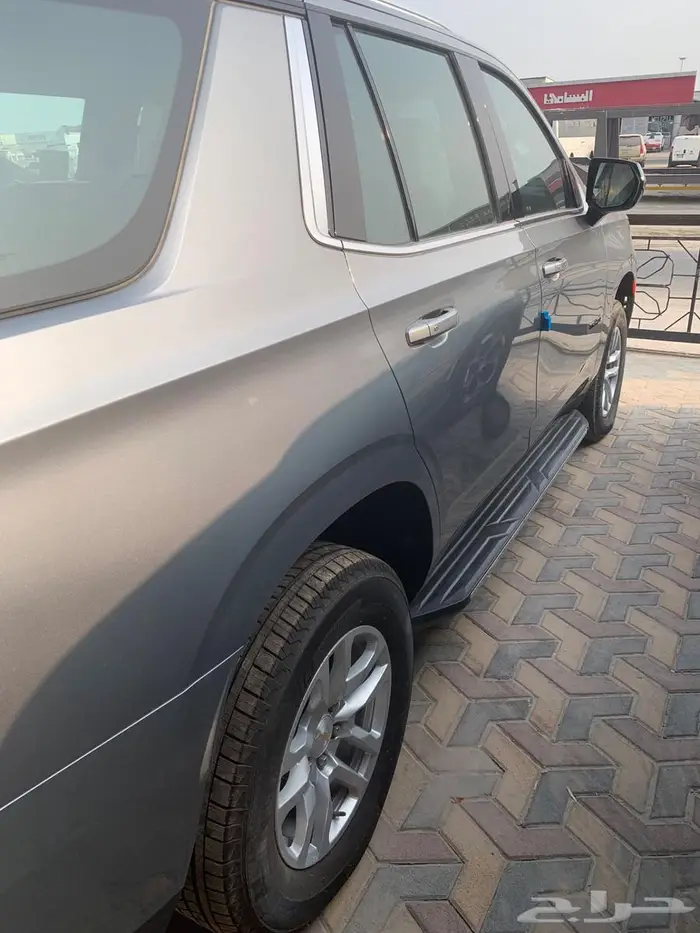 تاهو 2023 LX رصاصي لامع 5