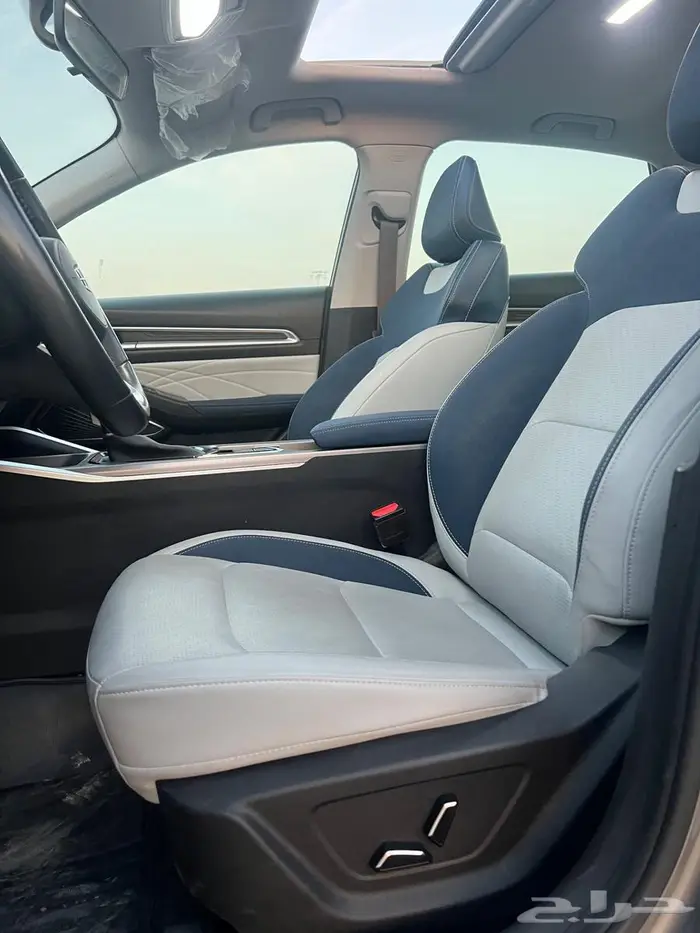 2023 جيلي أمجراند 18