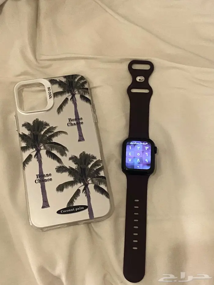 ساعة ابل SE 40 0