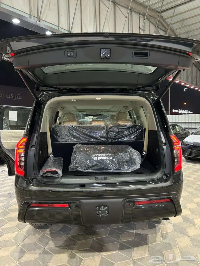 نيسان باترول SE2 اللون الاسود موديل 2026 7