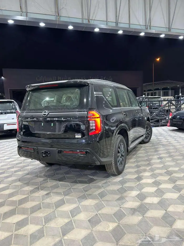 نيسان باترول SE2 اللون الاسود موديل 2026 5