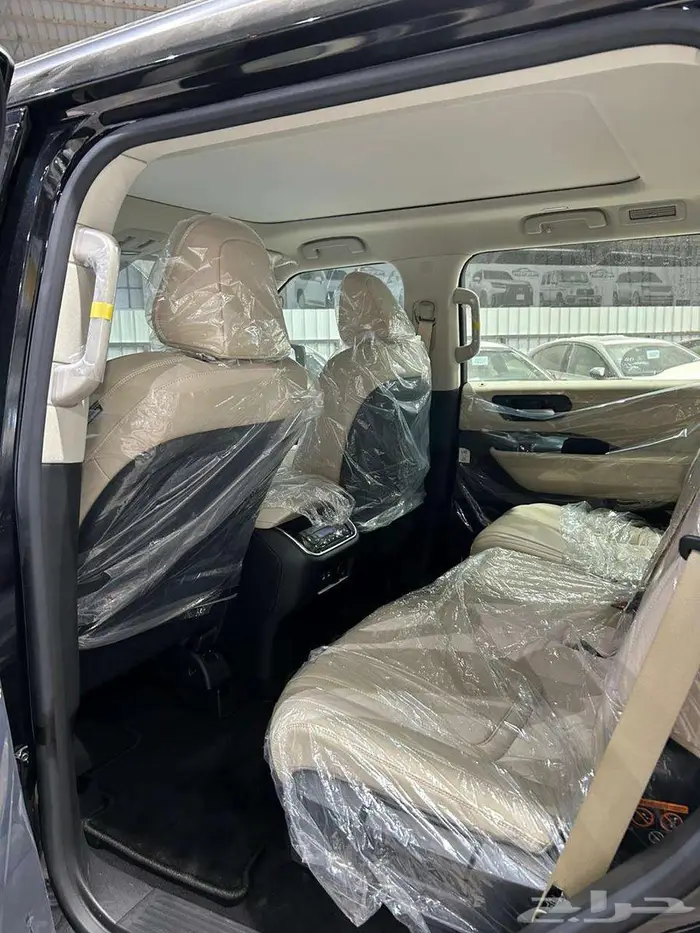 نيسان باترول SE2 اللون الاسود موديل 2026 8