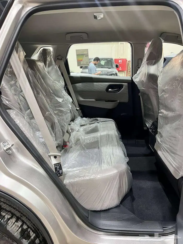 عرض خاص نيسان اكس تريل استاندر 5 مقاعد بدون دبل موديل 2026 8