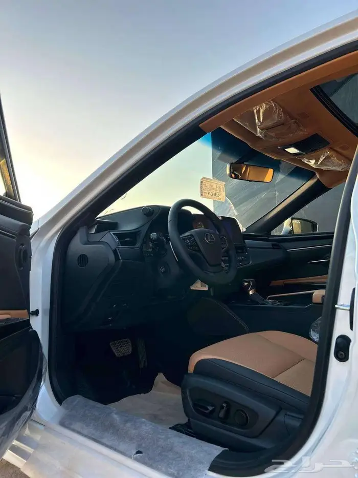 لكزس اي اس 250 موديل 2025 لدى الخضر لسيارات 11