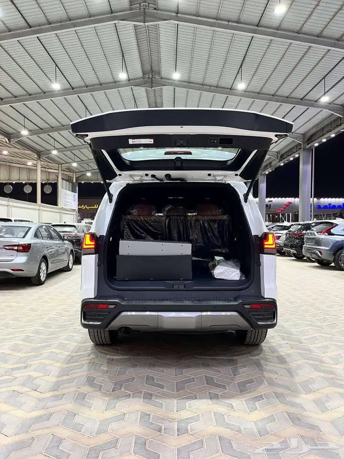 عرض خاص لكزس LX600 BB بنزين موديل 2025 سعودي بطاقه جمركيه 6