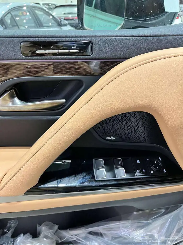عرض خاص لكزس LX600 BB بنزين موديل 2025 سعودي بطاقه جمركيه 13