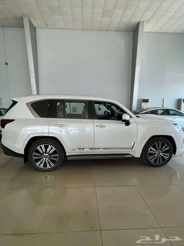 وارد اليحيى لكزس هايبرد بنزين LX700H BB رادار فل كامل 2025 4