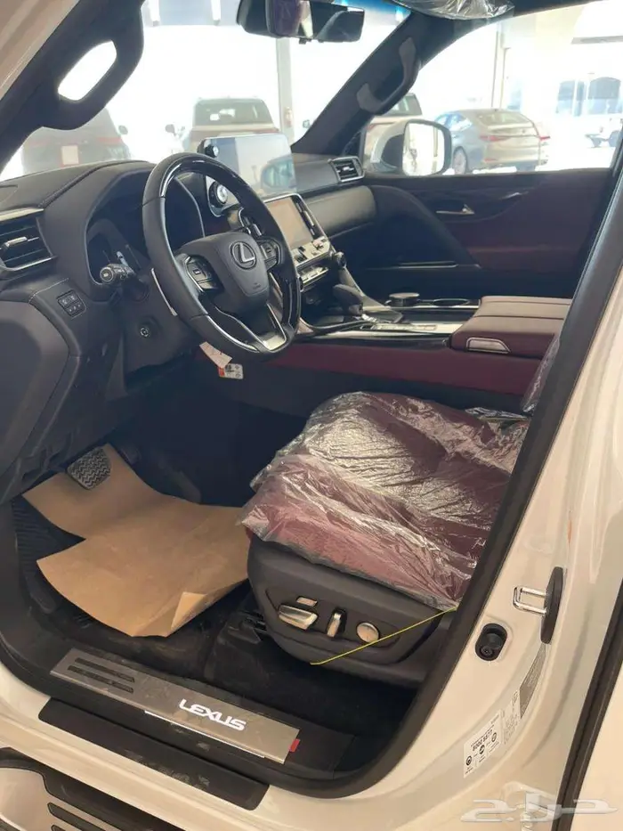 وارد اليحيى لكزس هايبرد بنزين LX700H BB رادار فل كامل 2025 13