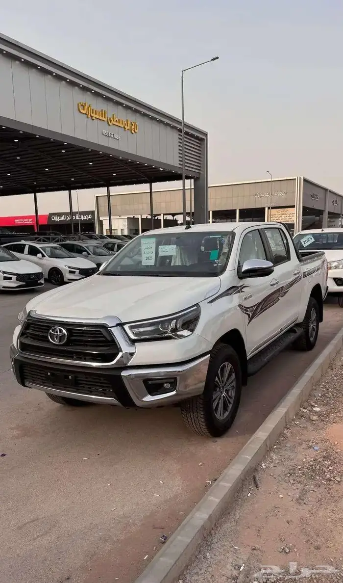 تويوتا هايلوكس غمارتين S-GLX 4 4 اوتوماتيك 2.4 ديزل 2025 1