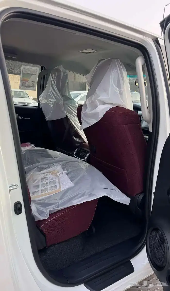 تويوتا هايلوكس غمارتين S-GLX 4 4 اوتوماتيك 2.4 ديزل 2025 7