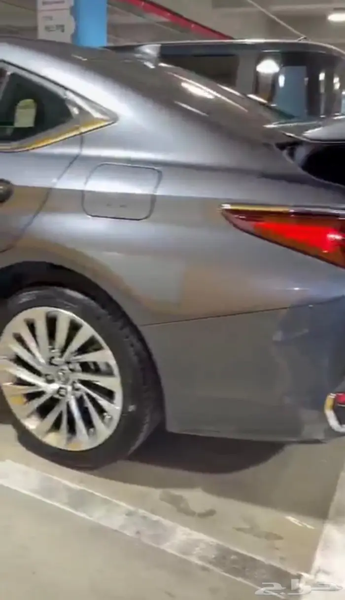 للبيع. 2025 لكزس Es300h هايبرد ((فل كامل)) كورس 1