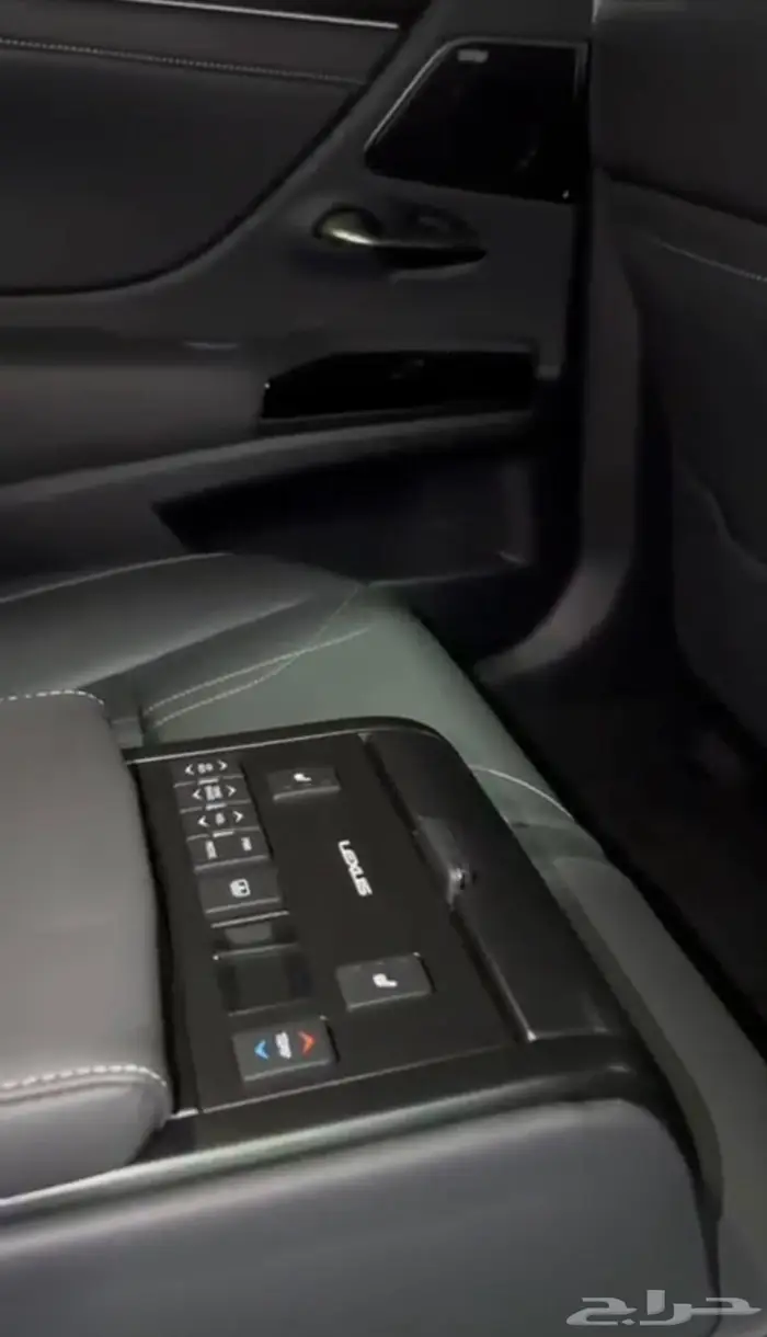للبيع. 2025 لكزس Es300h هايبرد ((فل كامل)) كورس 6