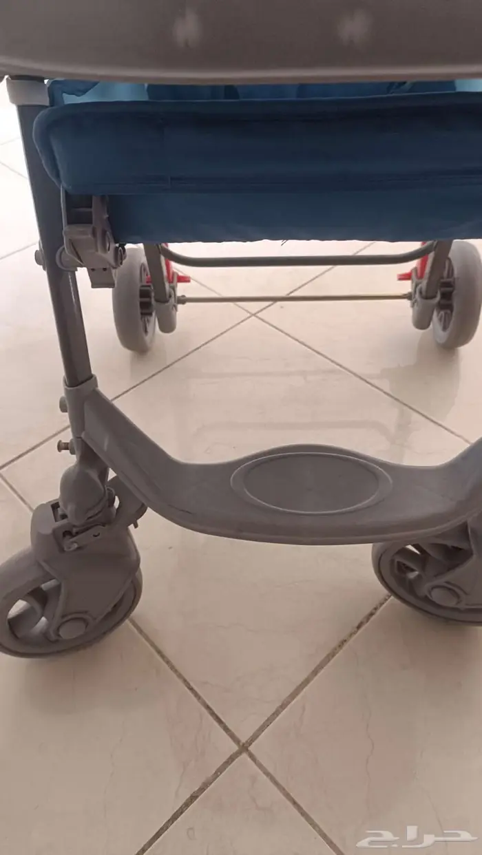 عربة أطفال مستعمله للبيع 0