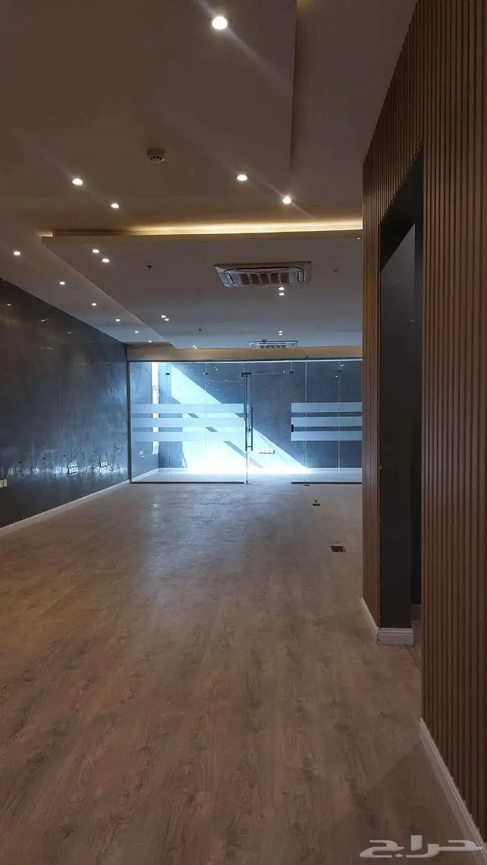 مكتب تجاري للايجار 10