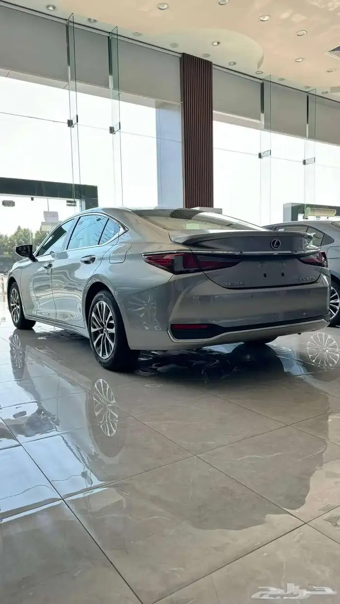لكزس ES300 هايبرد موديل 2025 دفعتين الانماء والجزيره 0 ربح 7