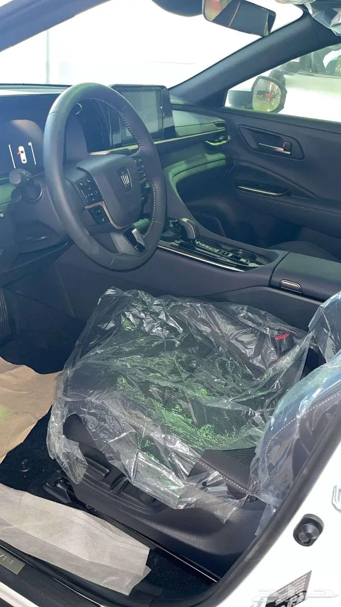 وارد اليحيى كراون برستيج 2.5 لتر هجين رادار جلد اسود 2026 10