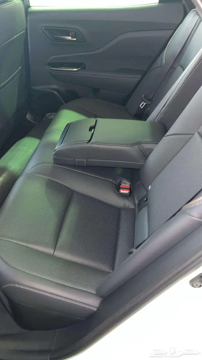 وارد اليحيى كراون برستيج 2.5 لتر هجين رادار جلد اسود 2026 9